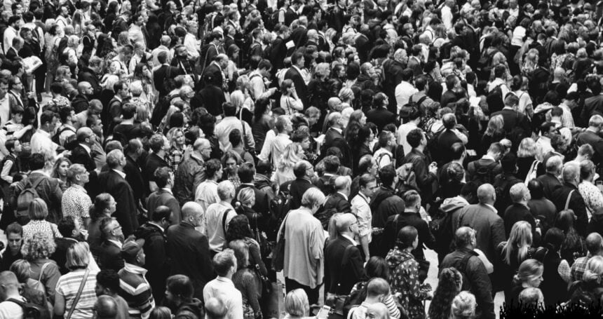 Canada’s population reached an estimated 41,651,653 on July 1, 2025, rising by only 0.1% increase